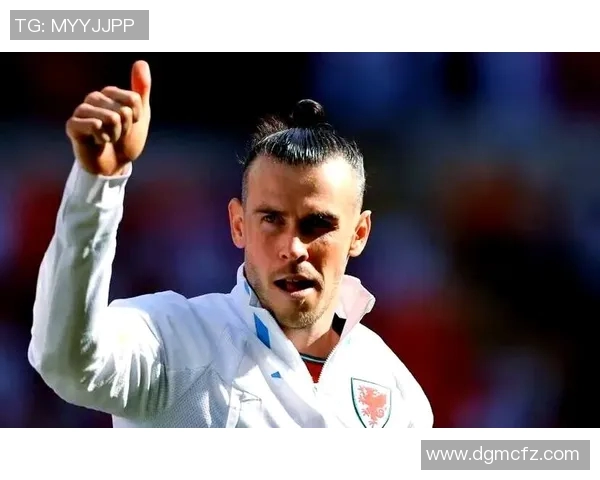 足球巨星的荣耀与告别之战，见证传奇的最后时刻